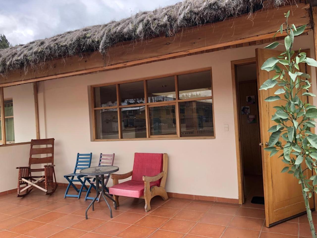 Inti Sisa Art Guesthouse Guamote Exterior photo