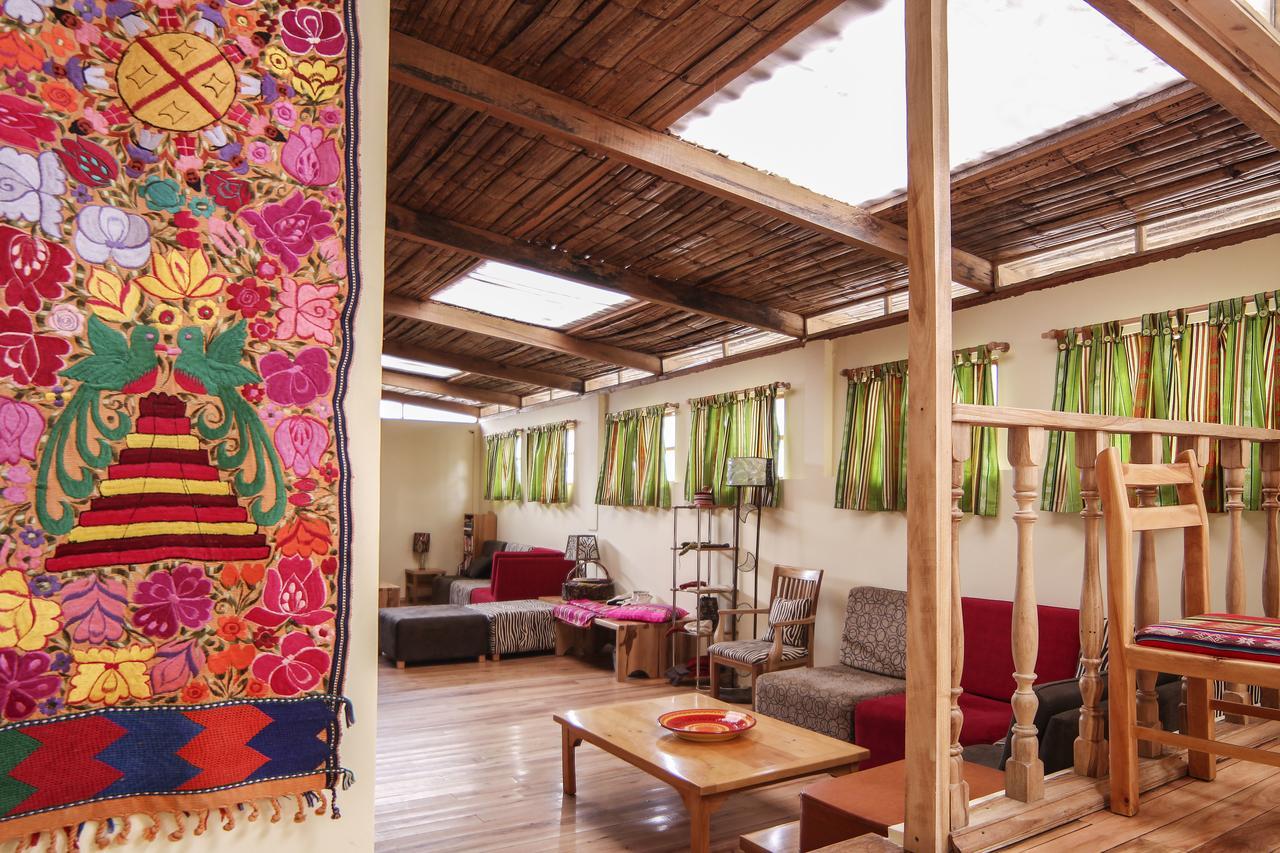 Inti Sisa Art Guesthouse Guamote Exterior photo